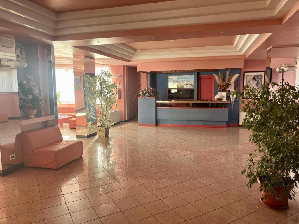 Hotel & Residence Stella Maris Pietra Ligure Buitenkant foto